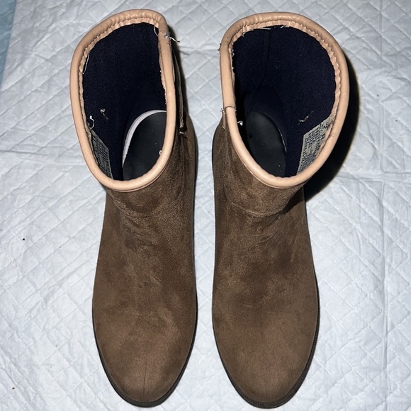 ULAN Riny Steps faux suede ankle boots round toe Sz 4 - Picture 4 of 10